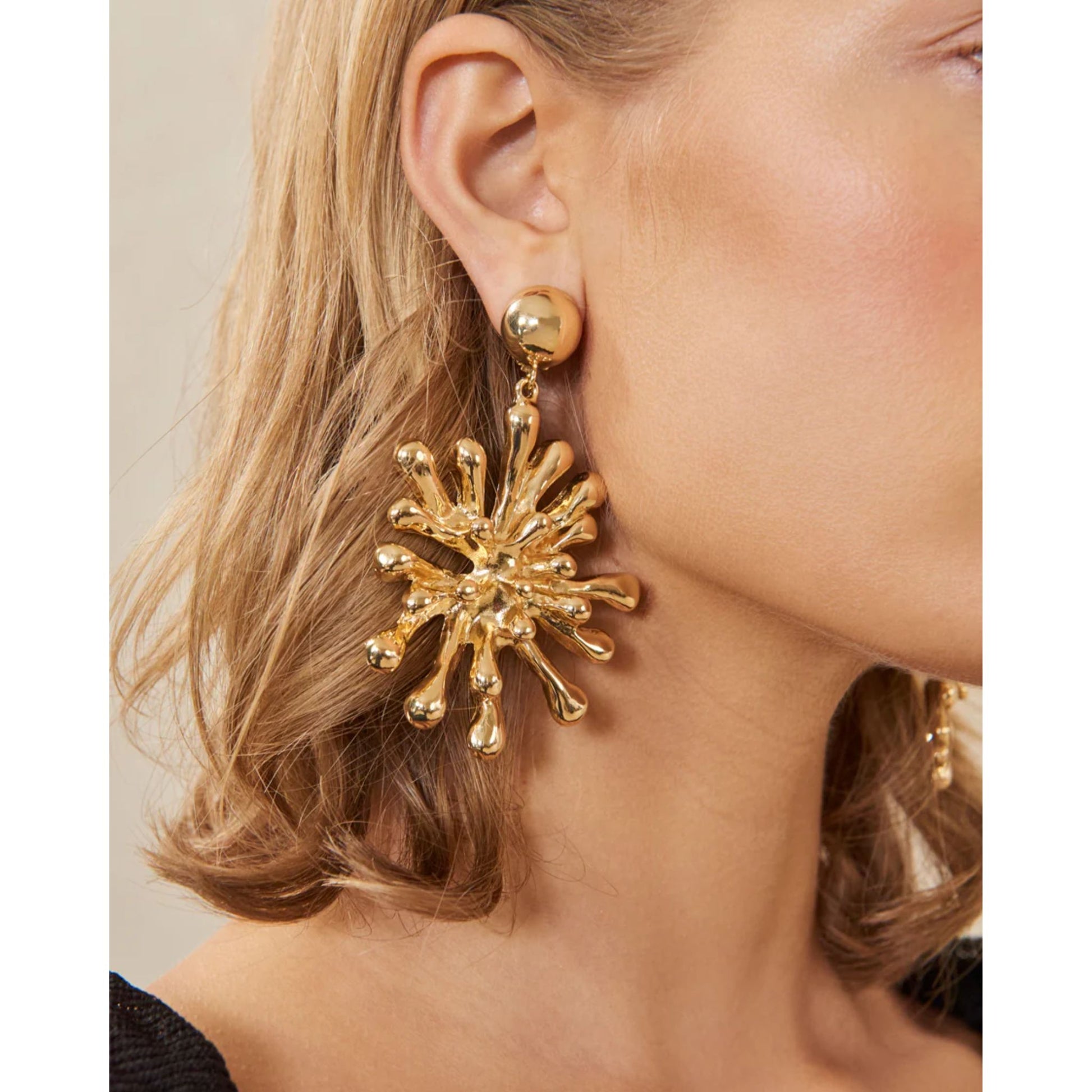 ODEYA CORAL EARRING - AEQEA