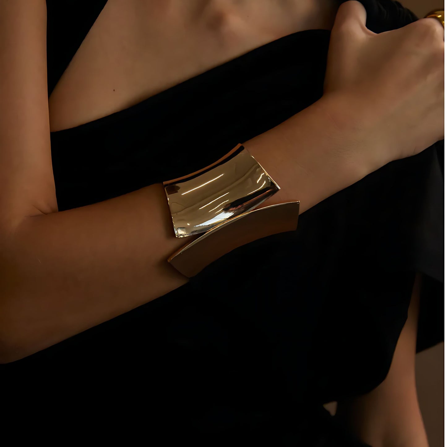 GOLD XXL GOLDEN HORIZON CUFF - AEQEA