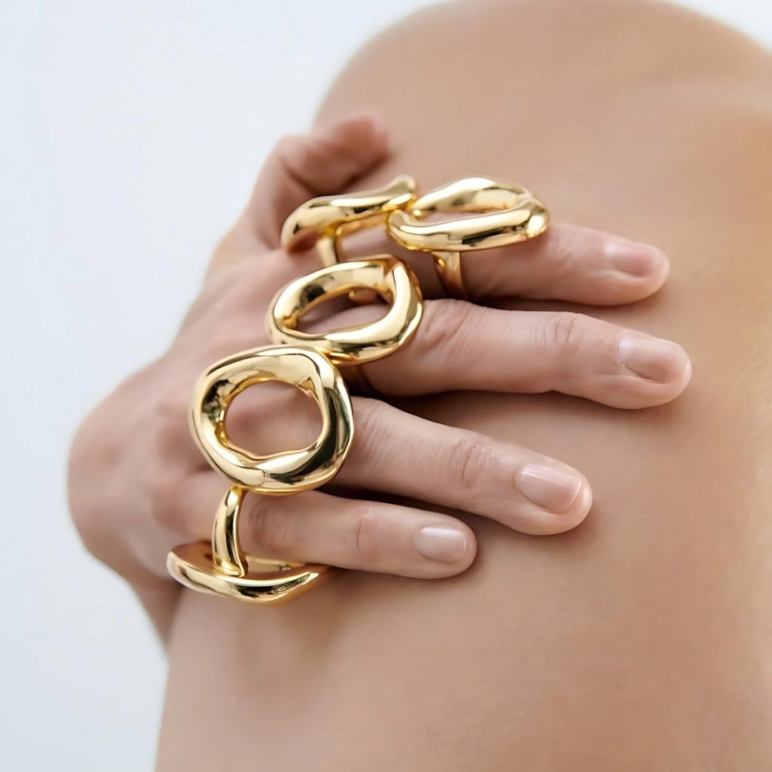 INFINITY LOOP RING